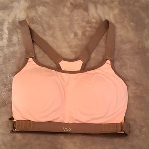 Sports bra padded